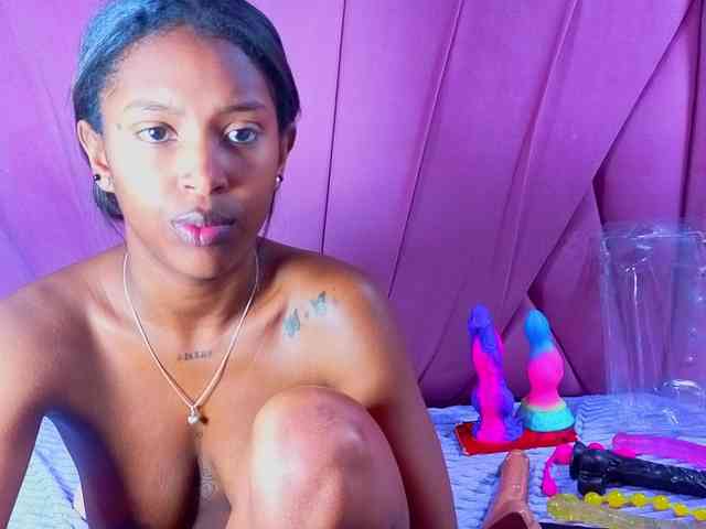 AngeyaPetite webcam