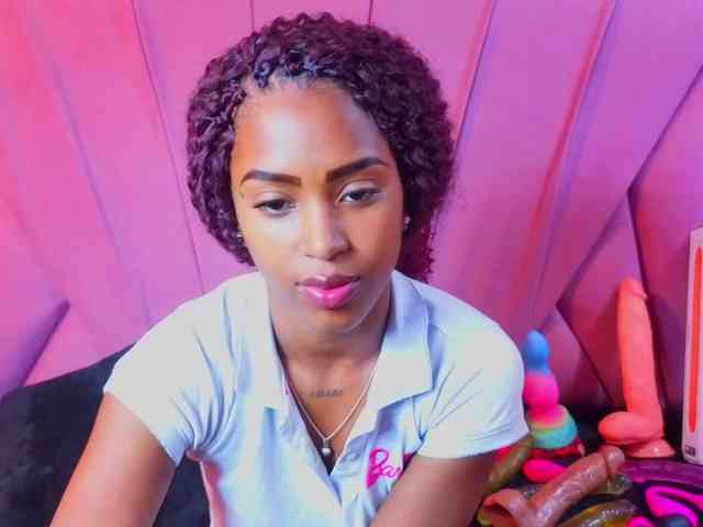 AngeyaPetite webcam
