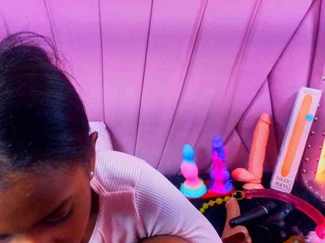 AngeyaPetite webcam
