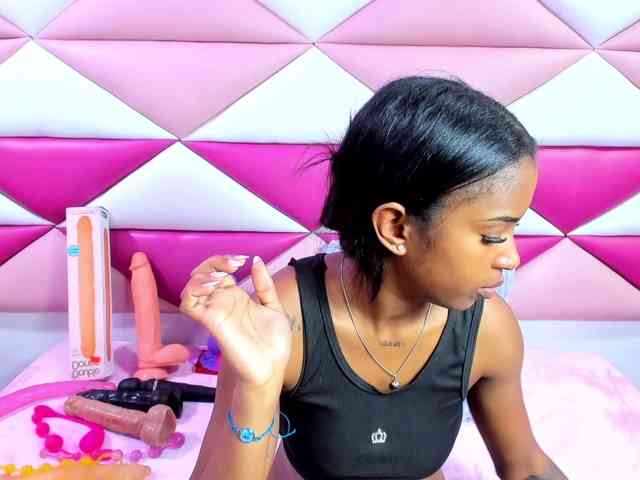 AngeyaPetite webcam