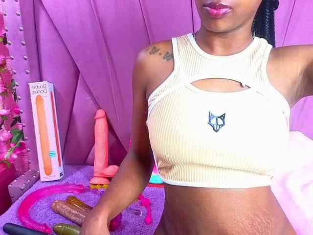 AngeyaPetite webcam