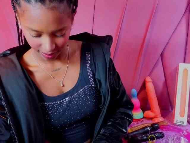 AngeyaPetite webcam