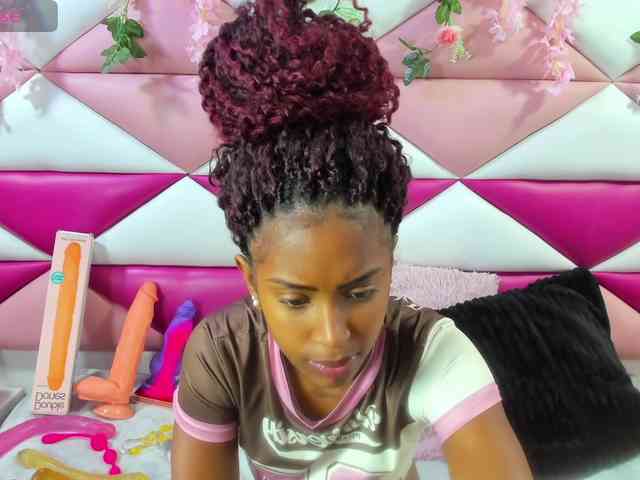 AngeyaPetite webcam