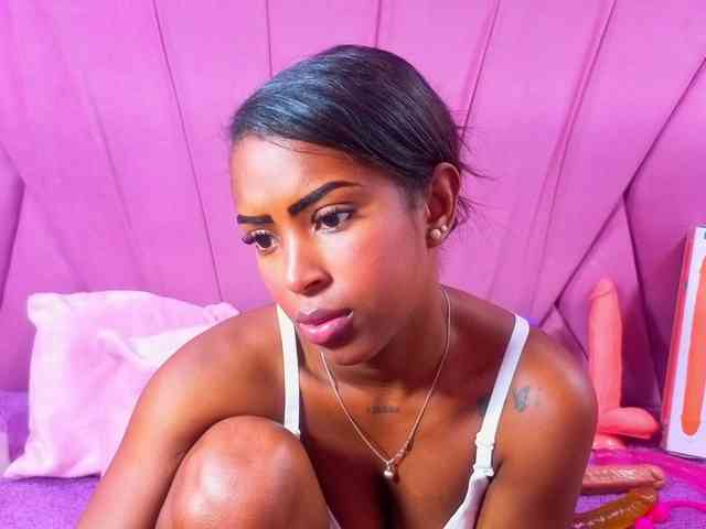 AngeyaPetite webcam