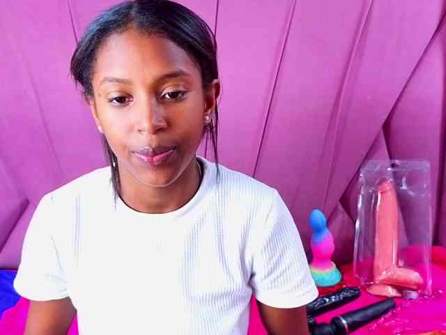 AngeyaPetite webcam