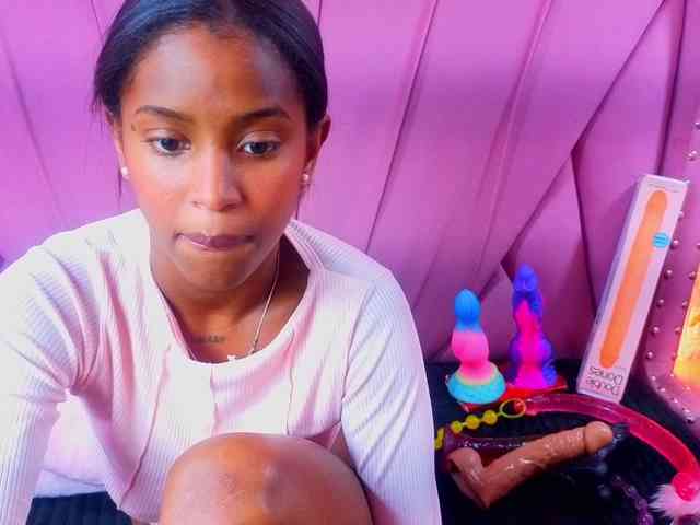 AngeyaPetite webcam
