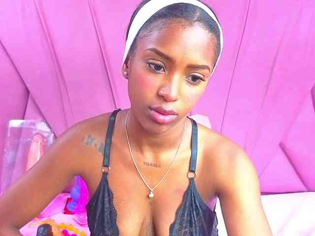 AngeyaPetite webcam