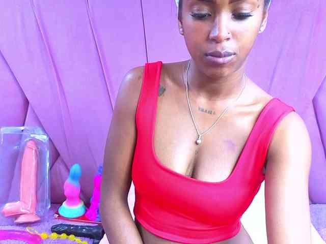 AngeyaPetite webcam