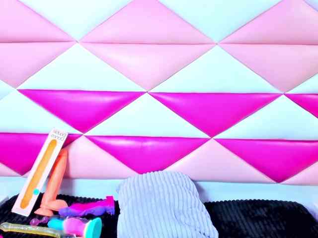 AngeyaPetite webcam