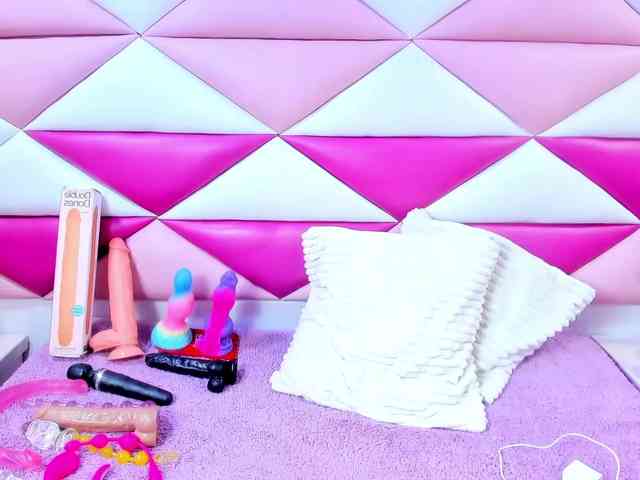 AngeyaPetite webcam