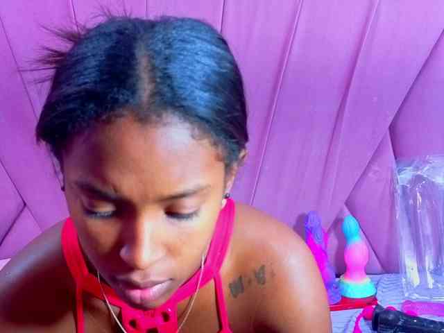AngeyaPetite webcam