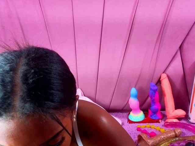 AngeyaPetite Live Webcam on BongaCams