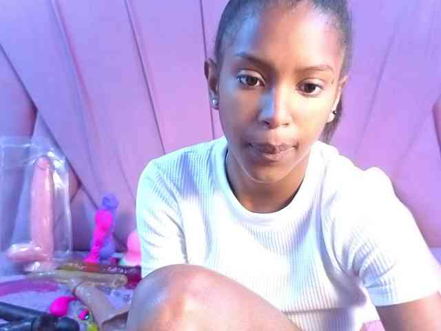 AngeyaPetite webcam