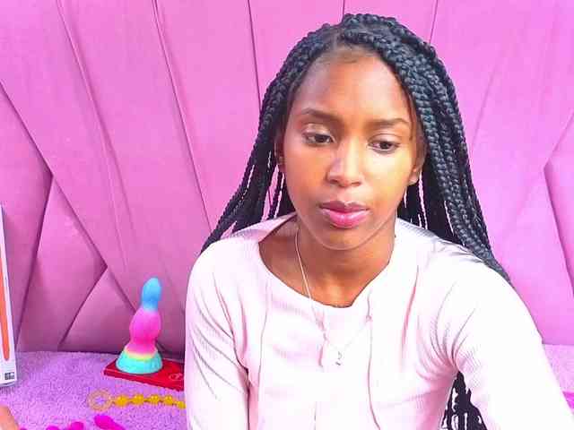 AngeyaPetite webcam