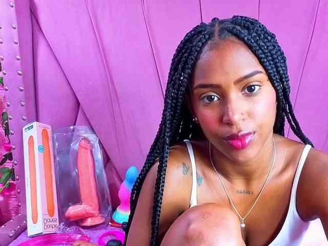 AngeyaPetite webcam