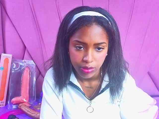 AngeyaPetite webcam