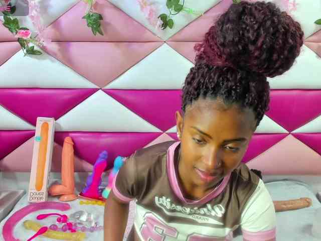 AngeyaPetite webcam