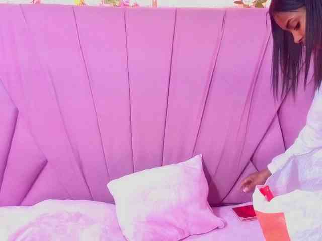 AngeyaPetite webcam