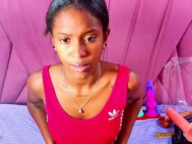 AngeyaPetite webcam
