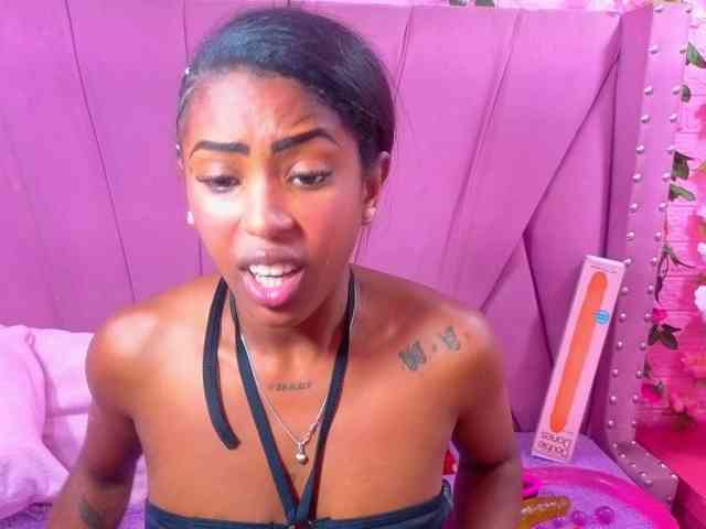 AngeyaPetite webcam