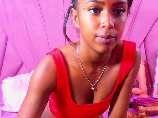AngeyaPetite webcam