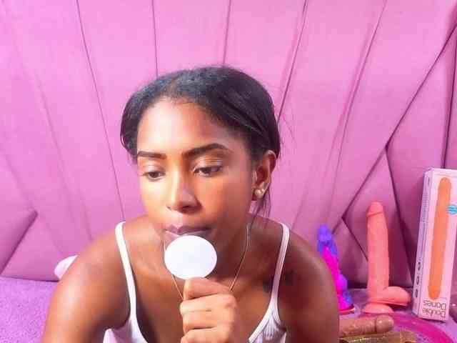 AngeyaPetite webcam