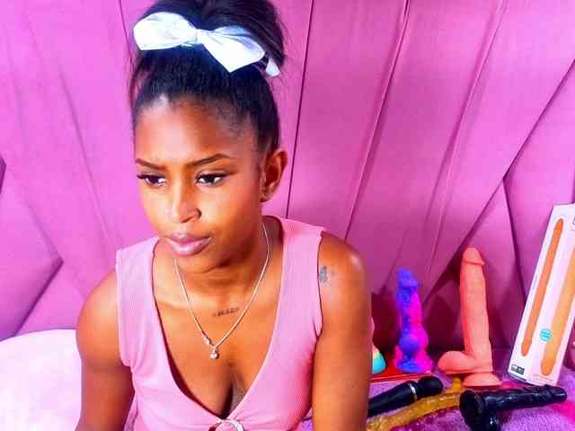 AngeyaPetite webcam