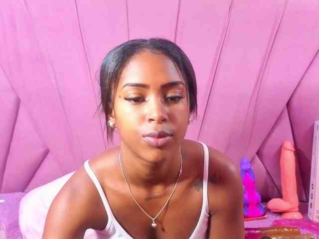AngeyaPetite webcam