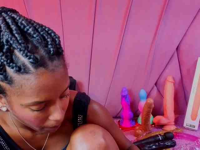AngeyaPetite webcam