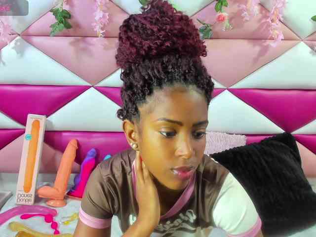 AngeyaPetite webcam