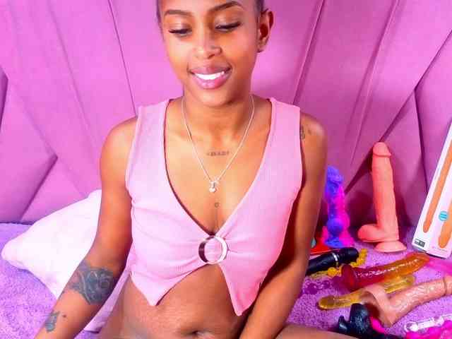 AngeyaPetite webcam
