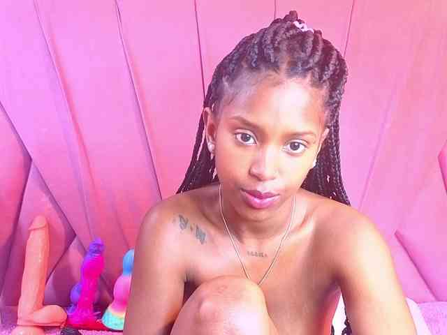 AngeyaPetite webcam