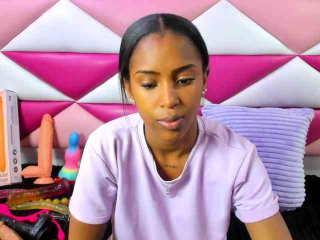 AngeyaPetite webcam
