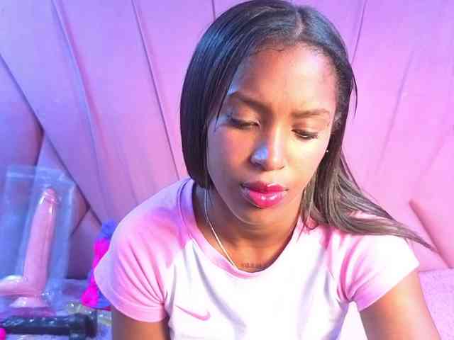 AngeyaPetite webcam