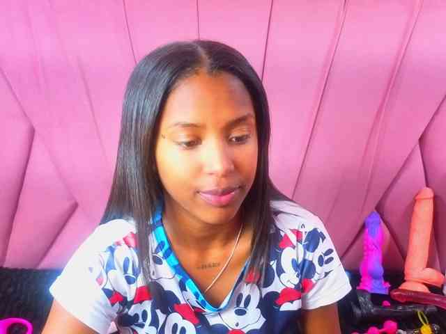 AngeyaPetite webcam