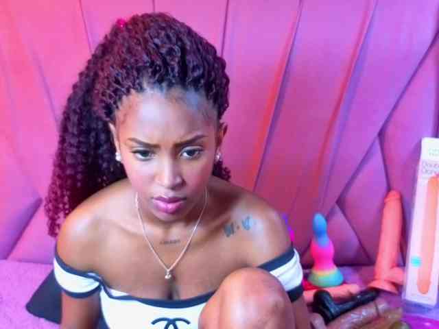 AngeyaPetite webcam