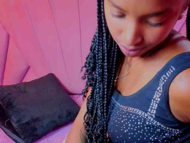 AngeyaPetite webcam