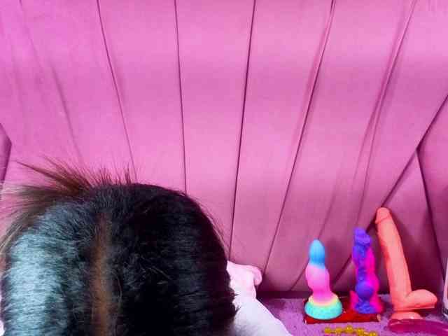 AngeyaPetite webcam
