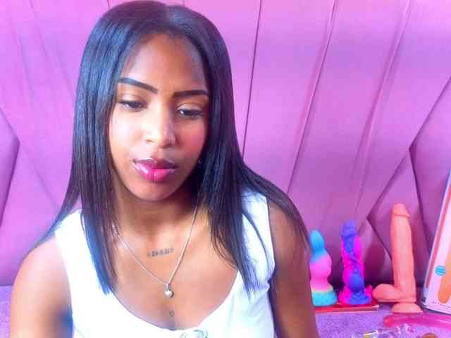 AngeyaPetite webcam
