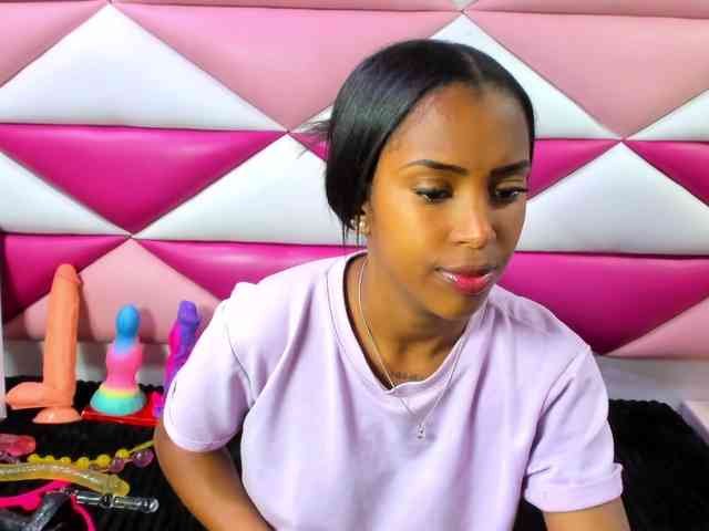 AngeyaPetite webcam