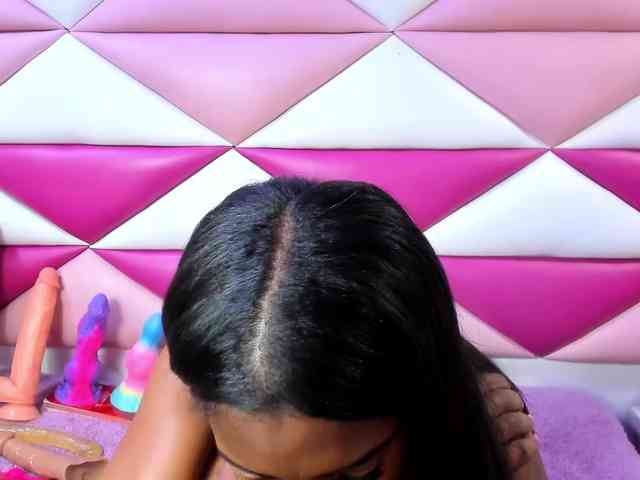 AngeyaPetite webcam