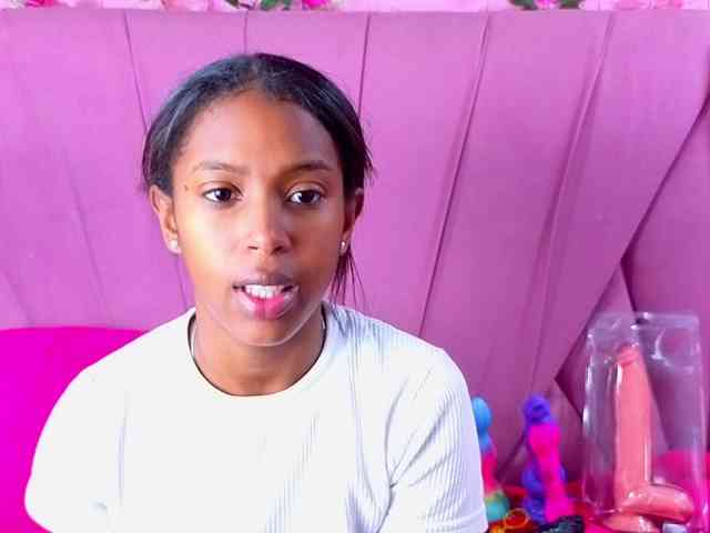AngeyaPetite webcam