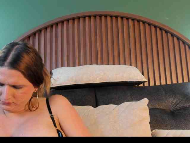 Shanel-queen Live Webcam on BongaCams