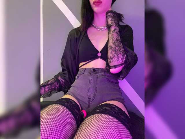 peach-juice cam belle