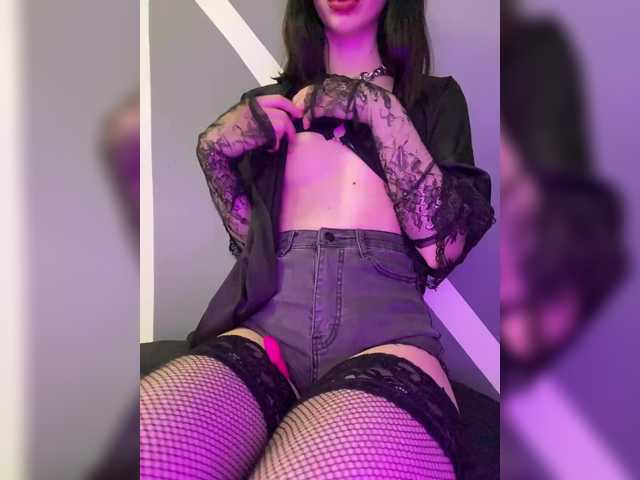 peach-juice live cam on BongaCams