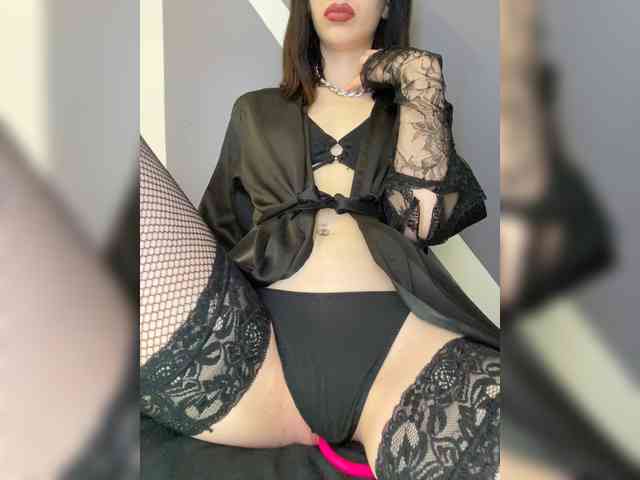 Crystal-Asya webcam
