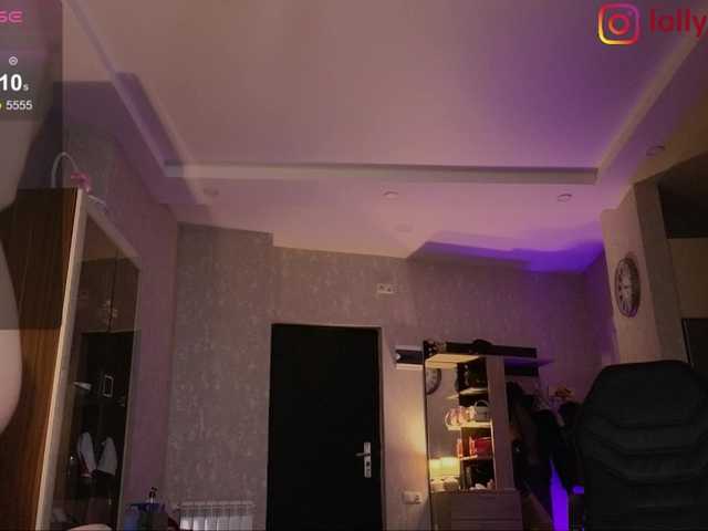  lolly-red- chat room