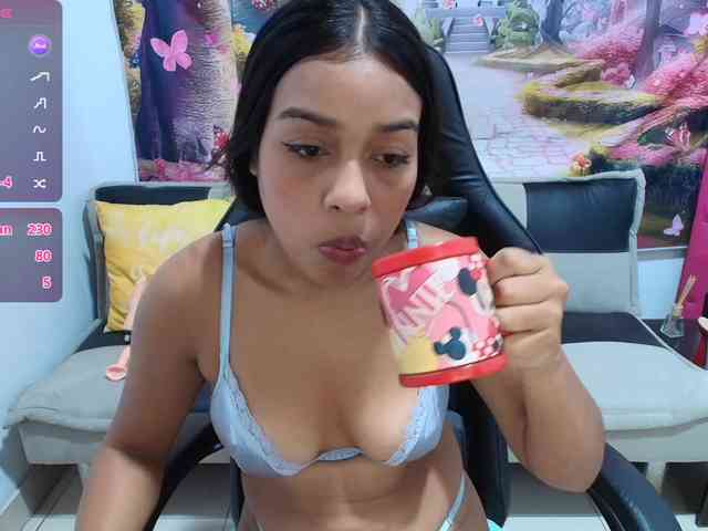 aleska20latina webcam