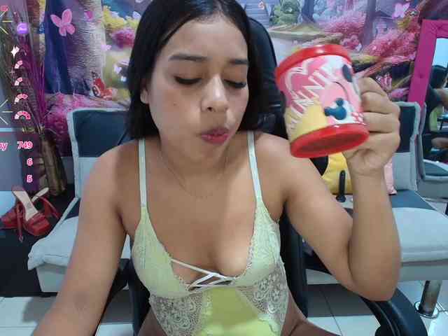 aleska20latina webcam