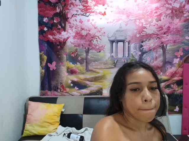 aleska20latina webcam